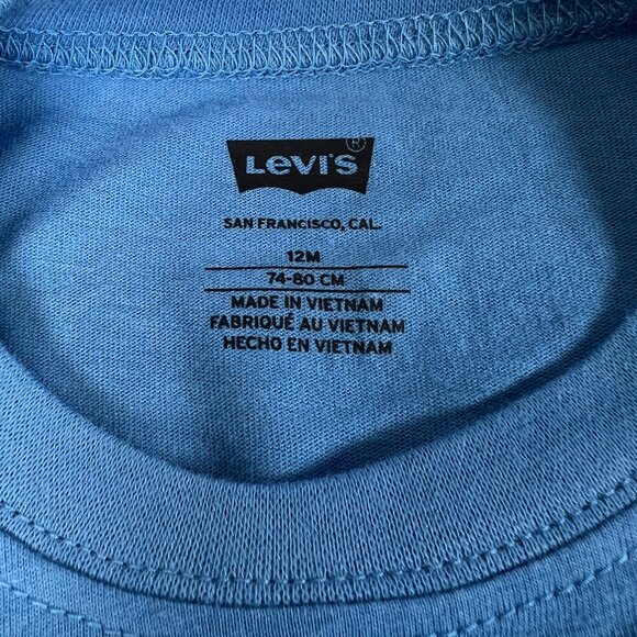 Levi’s Baby Boys' 2-Piece Outfit Set - Size 12M | Smile Tee & Shorts - Picture 7 of 7